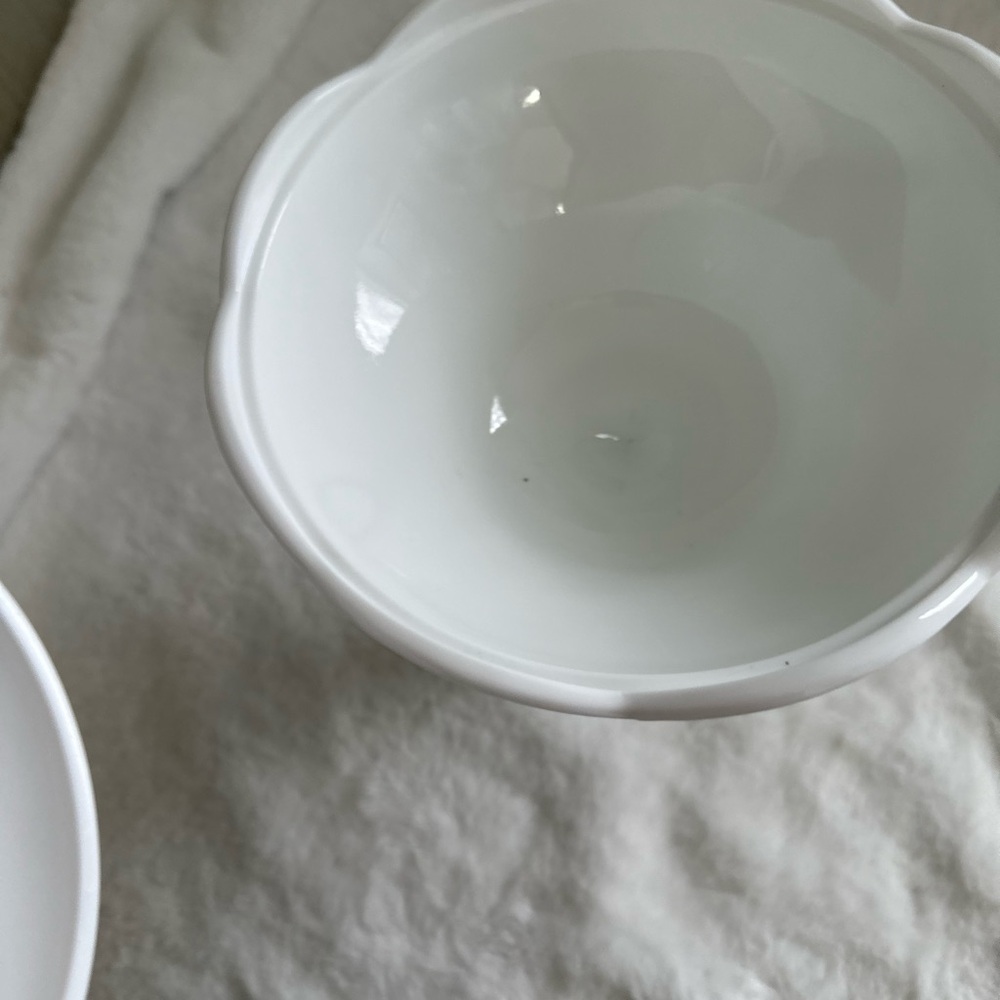 Vintage Milk Glass  candy dish - Picture 4 of 9